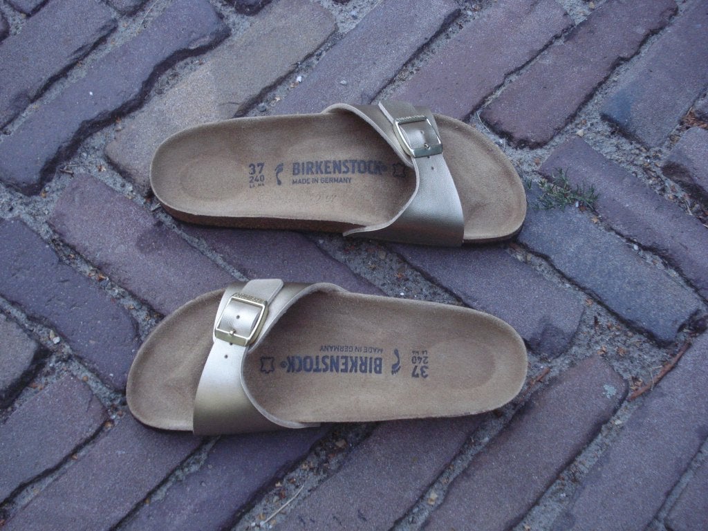BIRKENSTOCK MADRID GOUD 37 NU GRATIS VERZENDING PER POST, Slippers, Overige kleuren, Verzenden, Nieuw