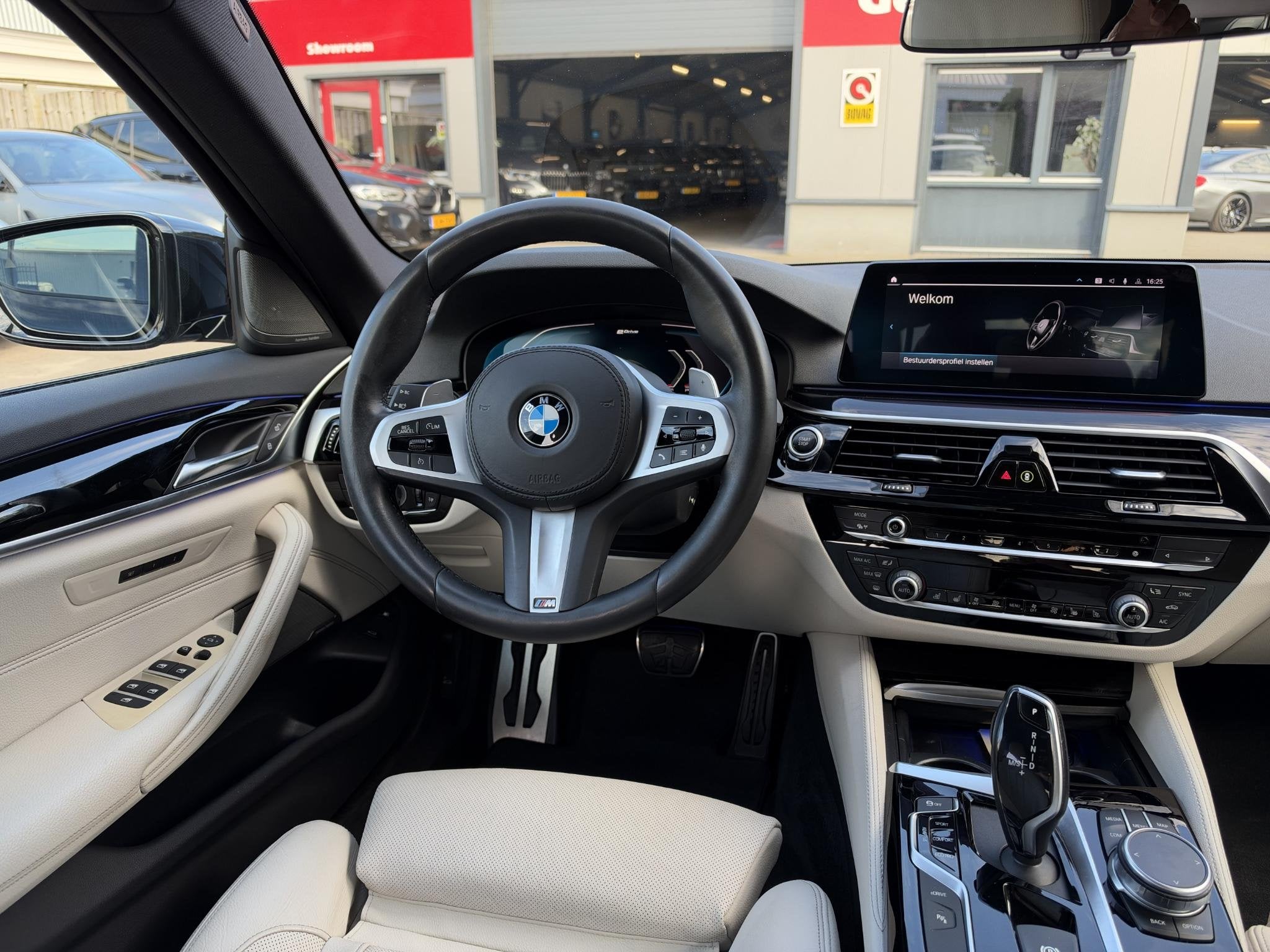 BMW 5-serie 530e xDrive iPerformance M-Sport SOH 98.1%, Gebruikt, 4 cilinders, 252 pk, Zwart