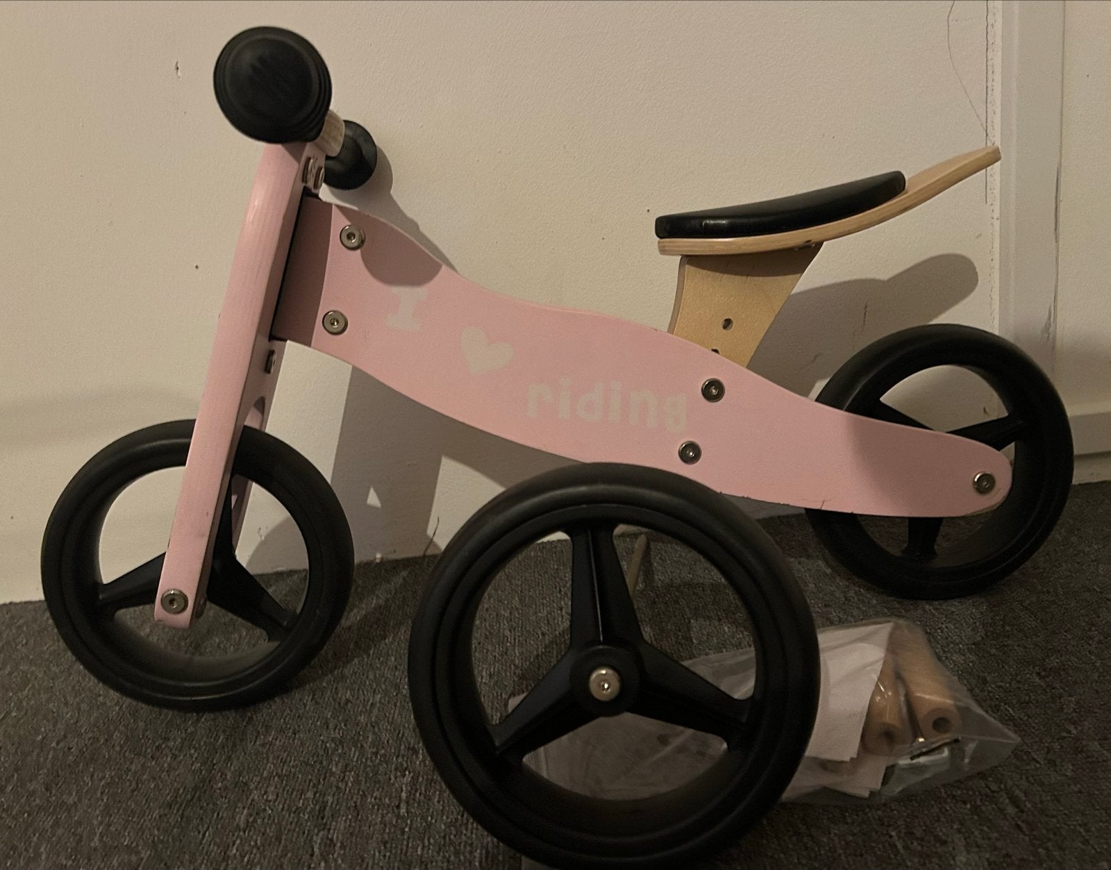 Roze houten loopfiets 2-in-1, driewieler en tweewieler, Ophalen, Gebruikt, Loopfiets