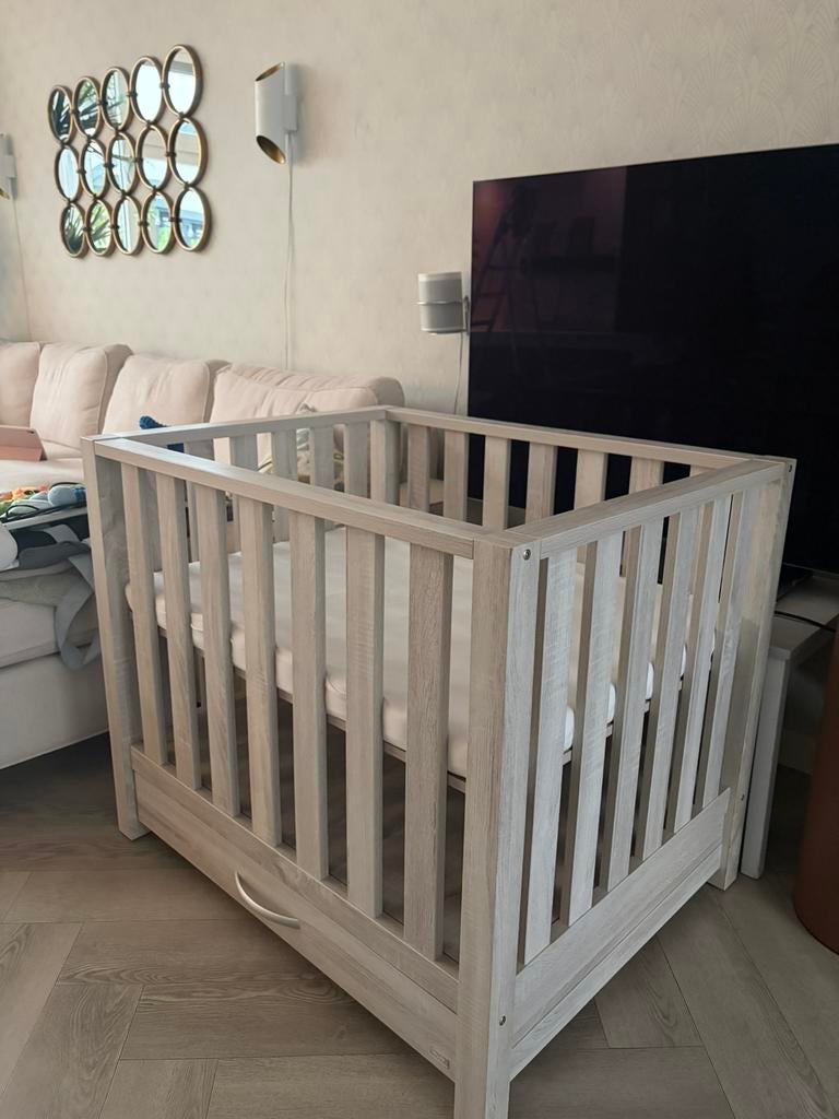 Box 100 cm x 80 cm, Ophalen of Verzenden, Zo goed als nieuw, In hoogte verstelbaar