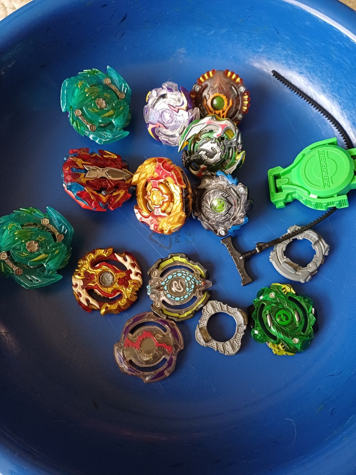 Beyblade arena met uitgebreide verzameling Beyblades, Ophalen, Gebruikt, Jongen of Meisje