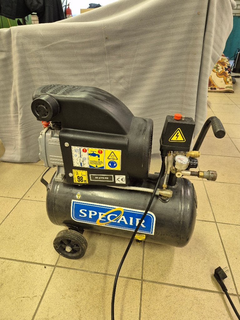 Specair HI 275/25 compressor 25L + slang en accessoires, Doe-het-zelf en Verbouw, Ophalen, Gebruikt, 6 tot 10 bar, 25 tot 100 liter