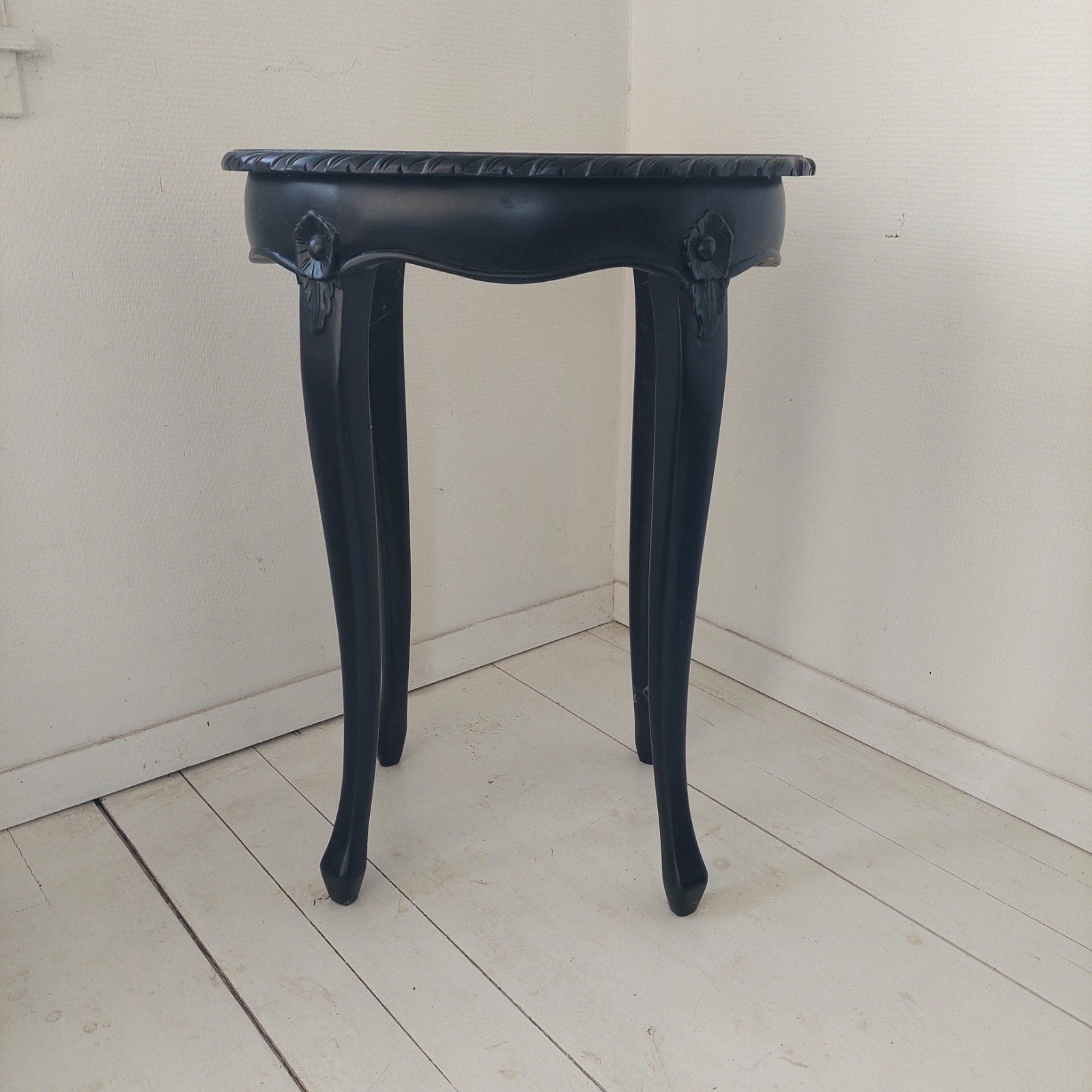 Bijzettafeltje zwart ovaal 70 hoog 50 breed, Ophalen, Minder dan 55 cm, 45 tot 60 cm