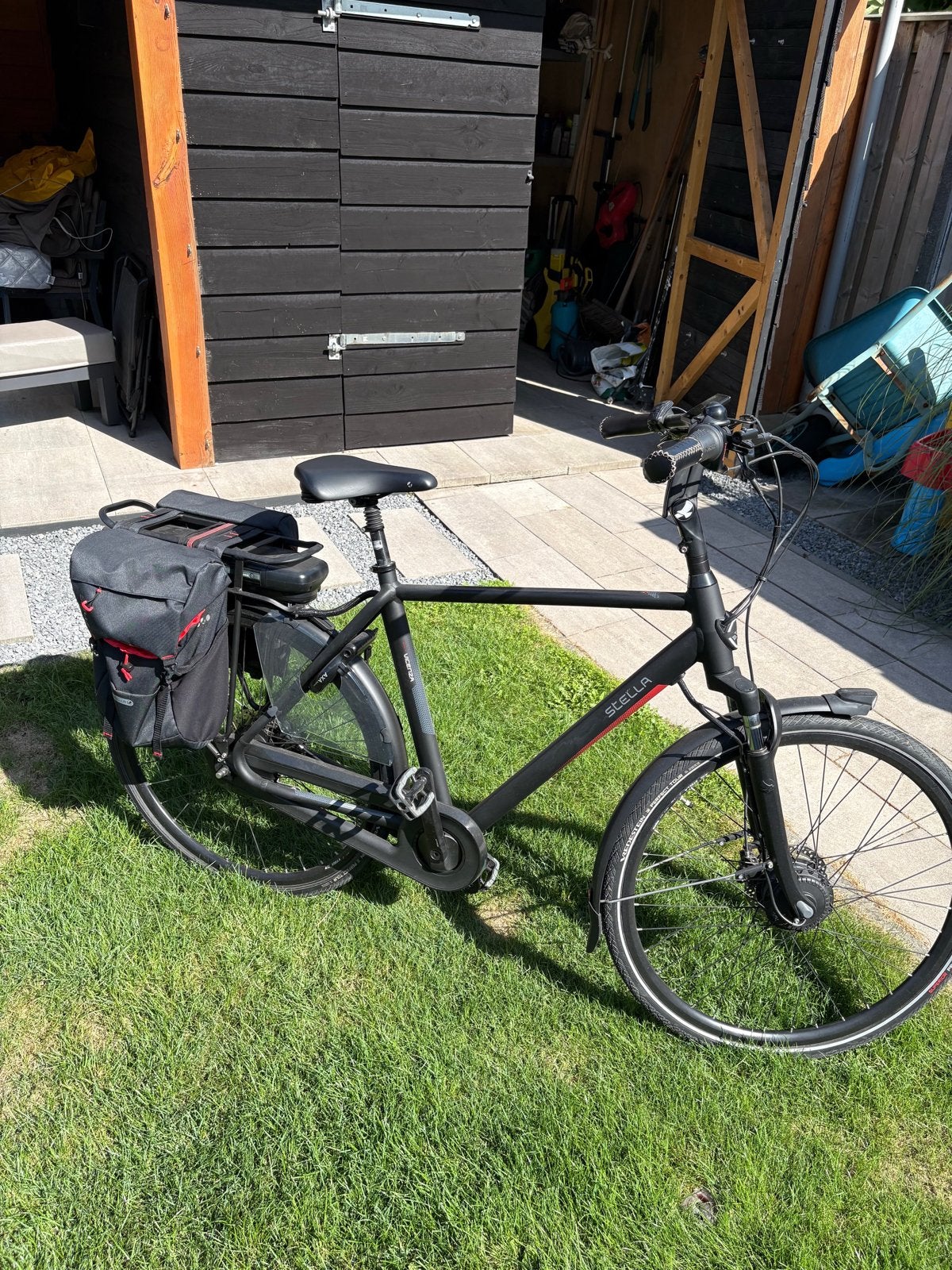 Stella Vicenza Black FDST Superior E-bike met fietstassen, Zo goed als nieuw, 51 tot 55 cm, 50 km per accu of meer, Ophalen