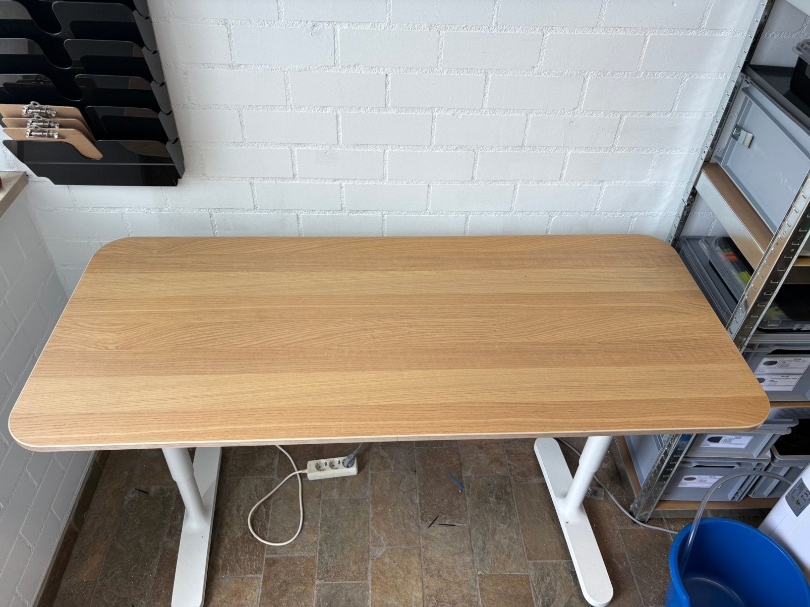 Verstelbaar bureau - 140B x 60D, Ophalen, Zo goed als nieuw