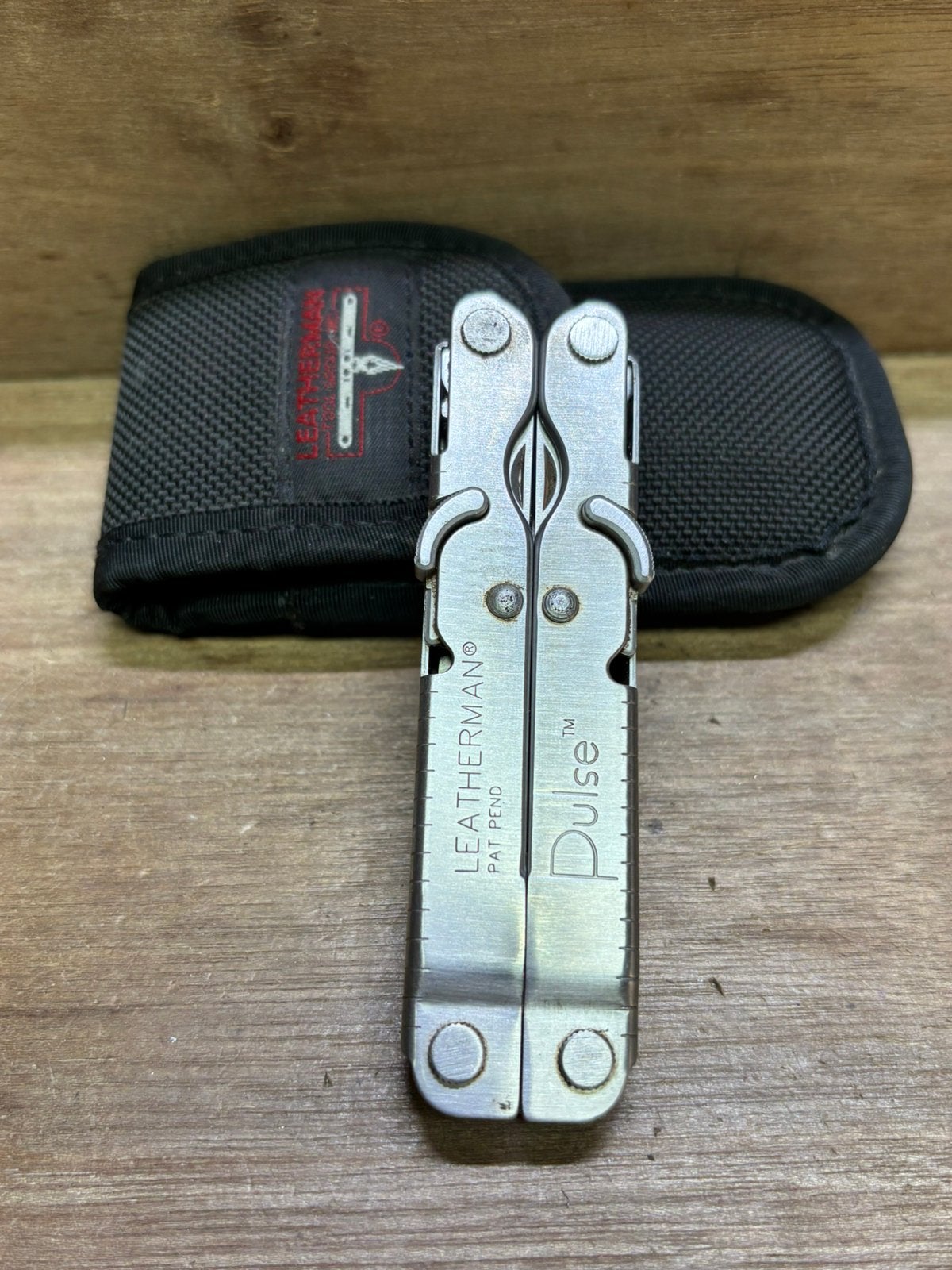 Leatherman Pulse Multitool met etui, Caravans en Kamperen, Kampeergereedschap, Ophalen of Verzenden, Gebruikt