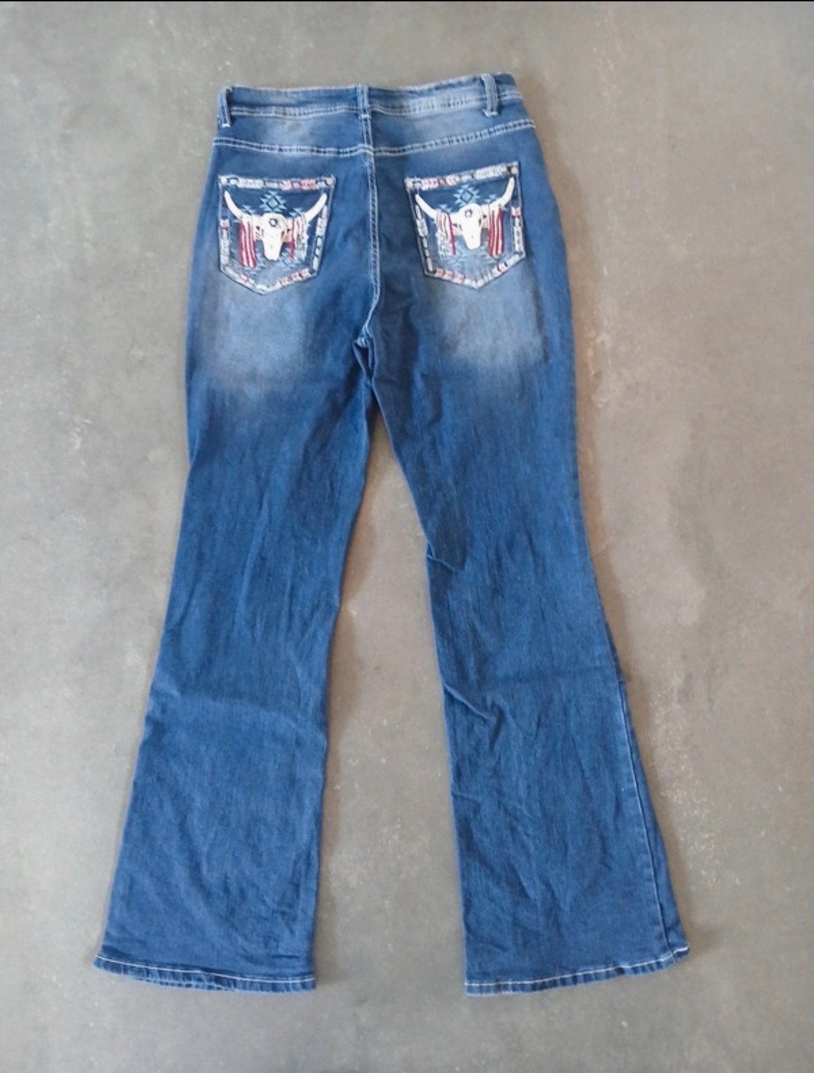 Flare jeans met geborduurde zakken - Maat L, Kleding | Dames, Ophalen of Verzenden, Gedragen, Blauw, Overige jeansmaten