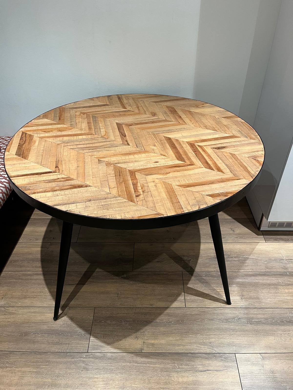 Eettafel met visgraat teakhout, Ophalen, Zo goed als nieuw, Landelijke, Vier personen