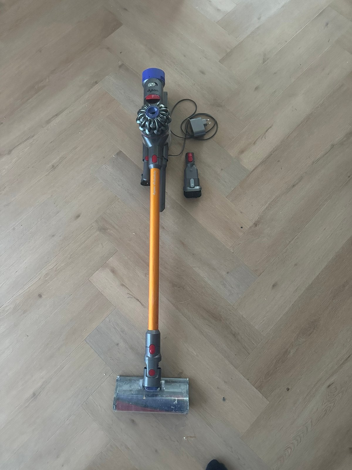 Dyson V8 steelstofzuiger, Gebruikt, Draadloos, Ophalen of Verzenden, Dyson