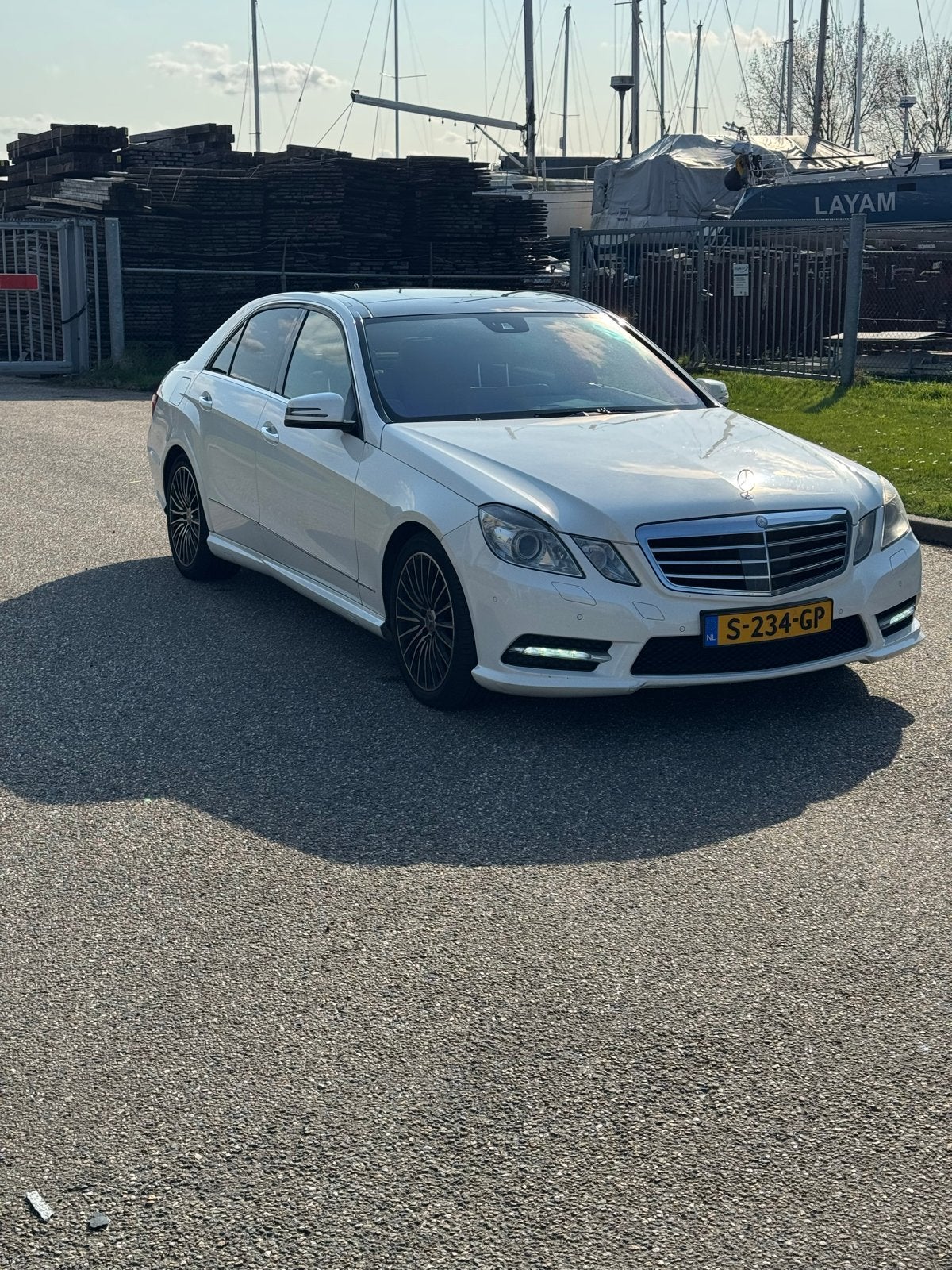 Mercedes-Benz E-Klasse E500 Sedan 4-MATIC Aut7 W212 2011 Wit, Auto's, 8 cilinders, 1885 kg, Wit, 11 km/l