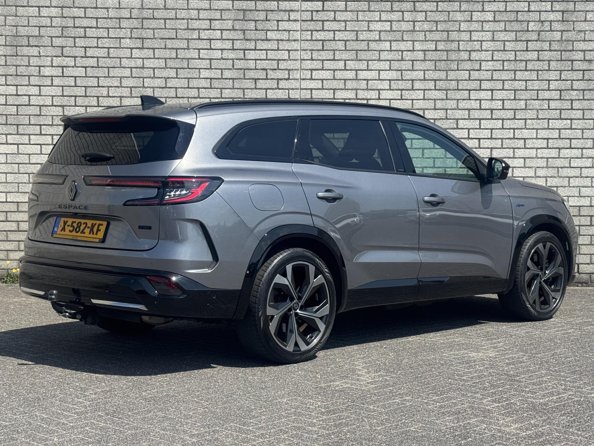 Renault Espace E-Tech Full Hybrid 200 Esprit Alpine 7p. | 36, Auto's, Gebruikt, 7 stoelen, Origineel Nederlands, Bedrijf