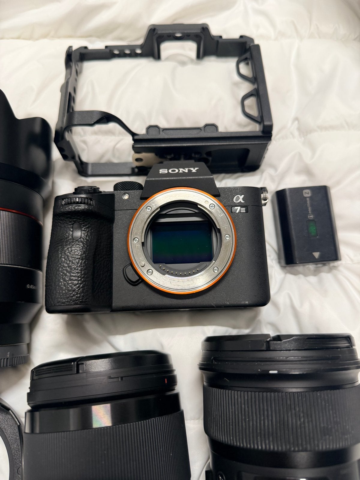 Sony A7III Systeemcamera Bundel met 3 Lenzen en Cage, Ophalen, Zo goed als nieuw, Accu, Sony