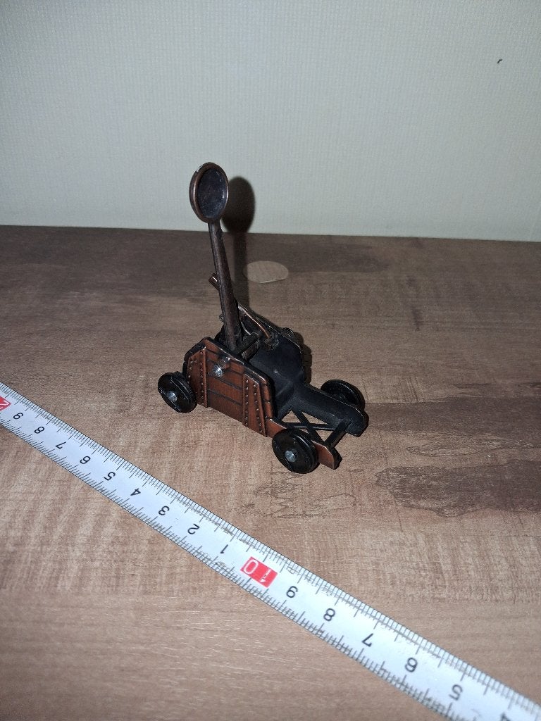 Vintage miniatuur katapult puntenslijper – metaal, Ophalen of Verzenden, Overige typen