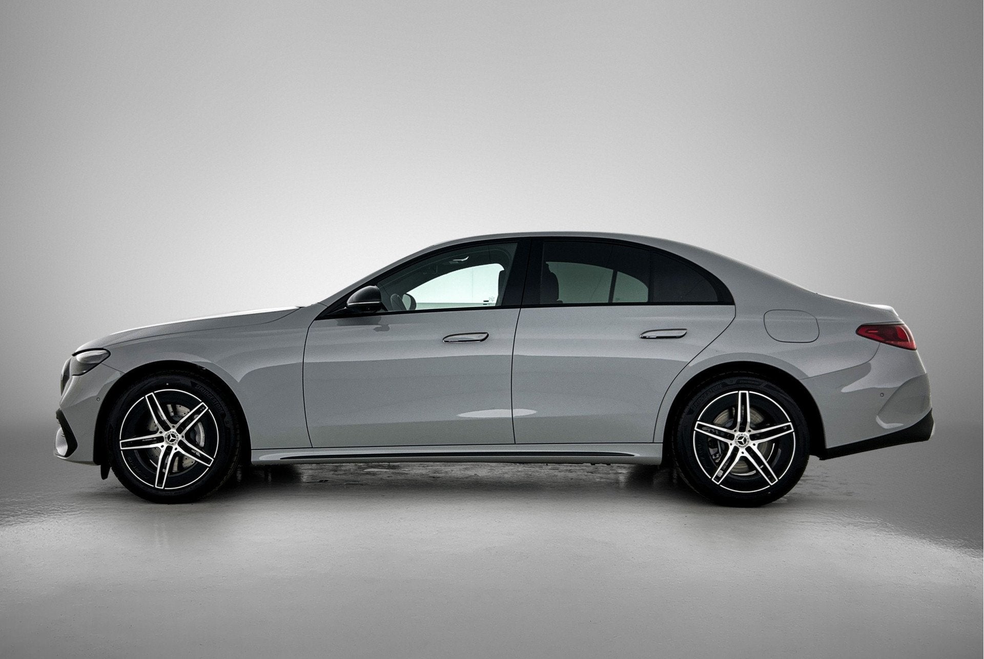 Mercedes-Benz E-Klasse 300 e Business Solution AMG | Comfort, Auto's, Automaat, Achterwielaandrijving, Zwart, Plug-in hybride