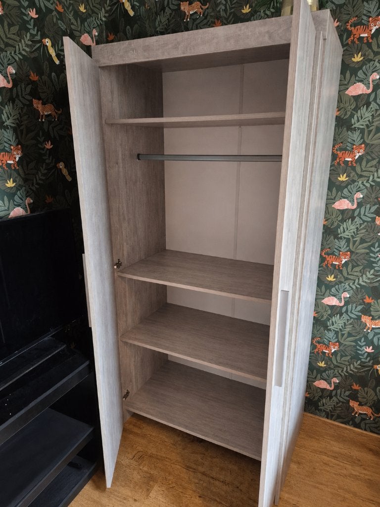 Kledingkast met hanggedeelte en planken – veel opbergruimte, Gebruikt, 150 tot 200 cm, 50 tot 75 cm, Ophalen