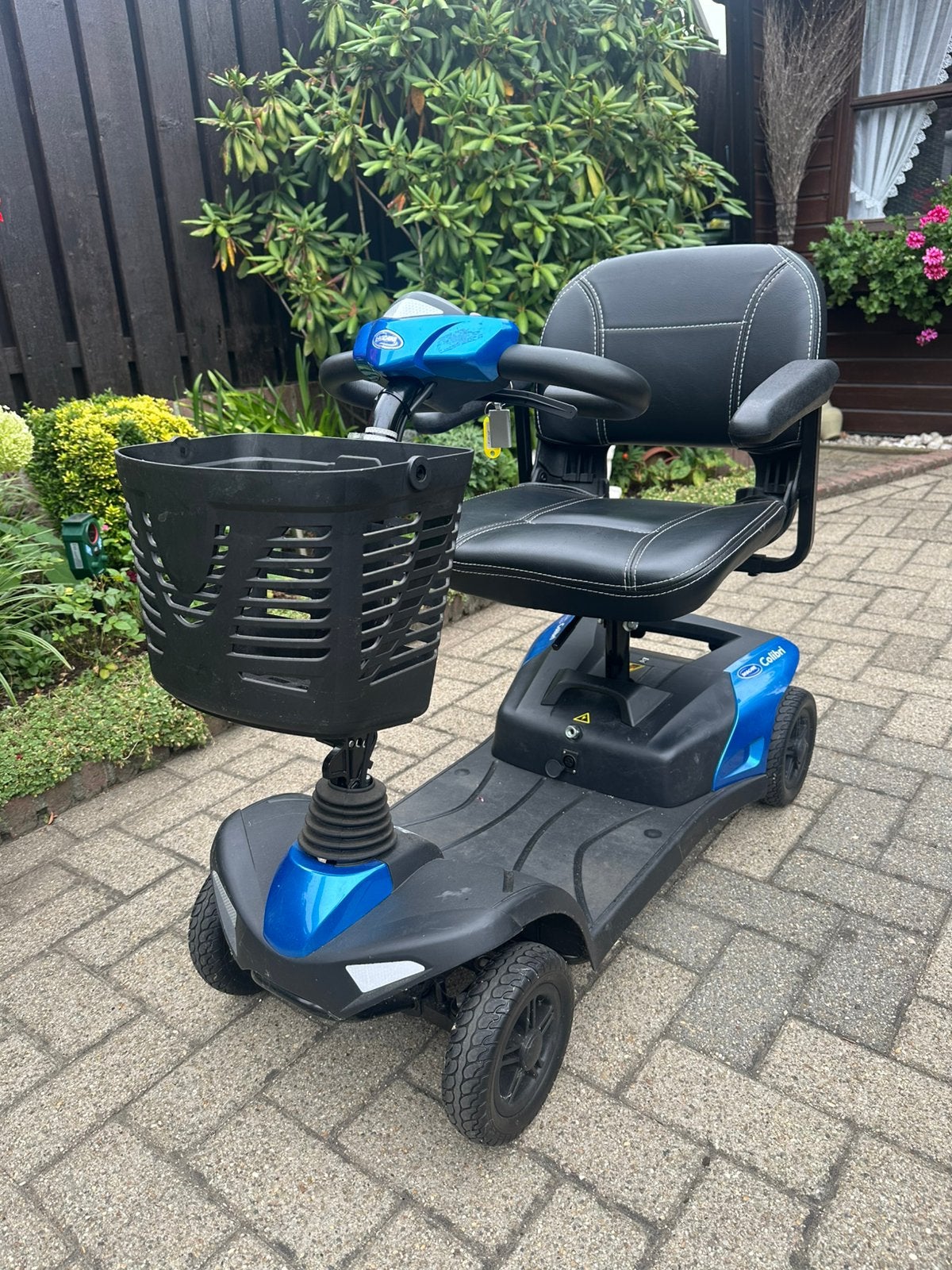 Invacare Colibri Scootmobiel-Demontabel-2x 12V accu, Ophalen, 10 km/u of minder, 15 km of minder, Invacare