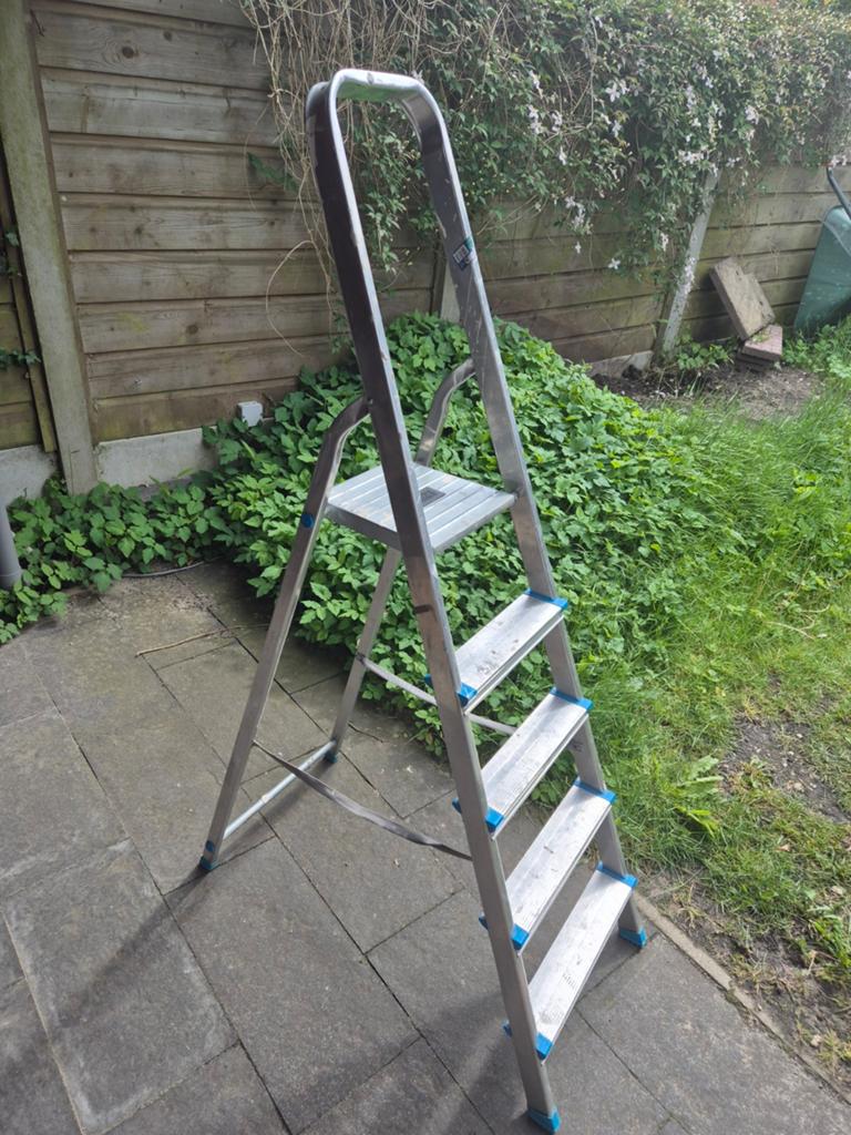Huishoud trap, Doe-het-zelf en Verbouw, Ladders en Trappen, Ophalen, Minder dan 2 meter