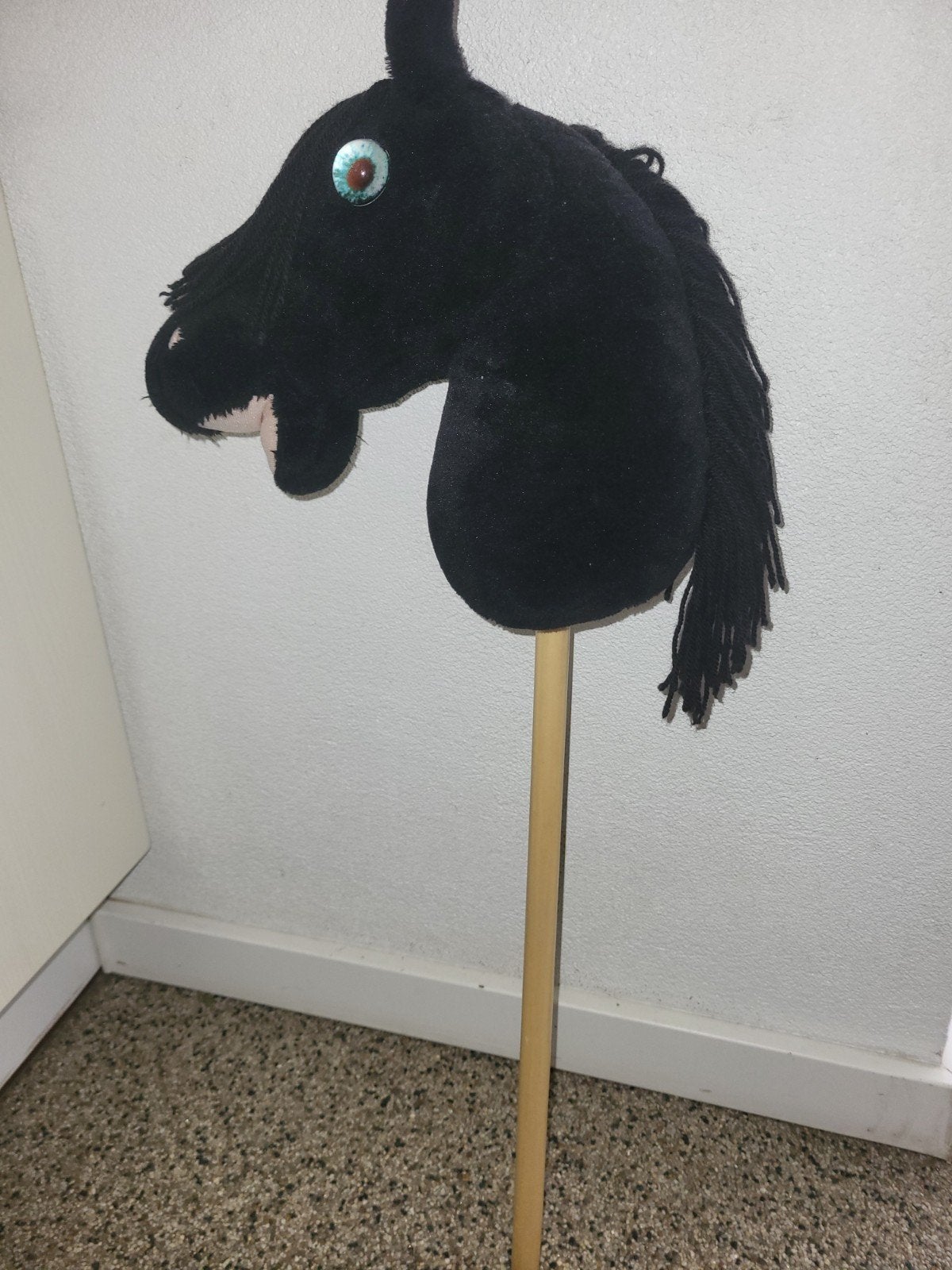 Leuke hobbyhorse met hoofdstel, Dieren en Toebehoren, Ophalen