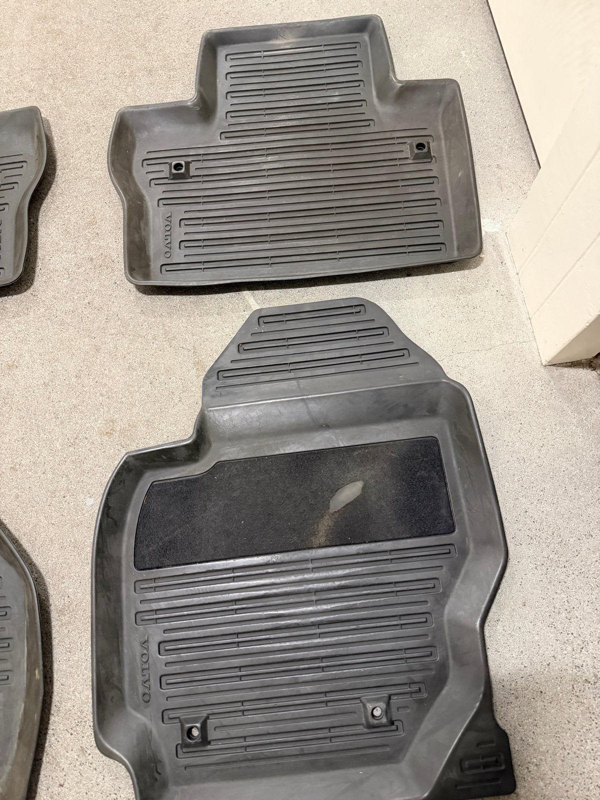 Volvo v70 rubberen vloermatten set (4 stuks), Ophalen of Verzenden, Nieuw