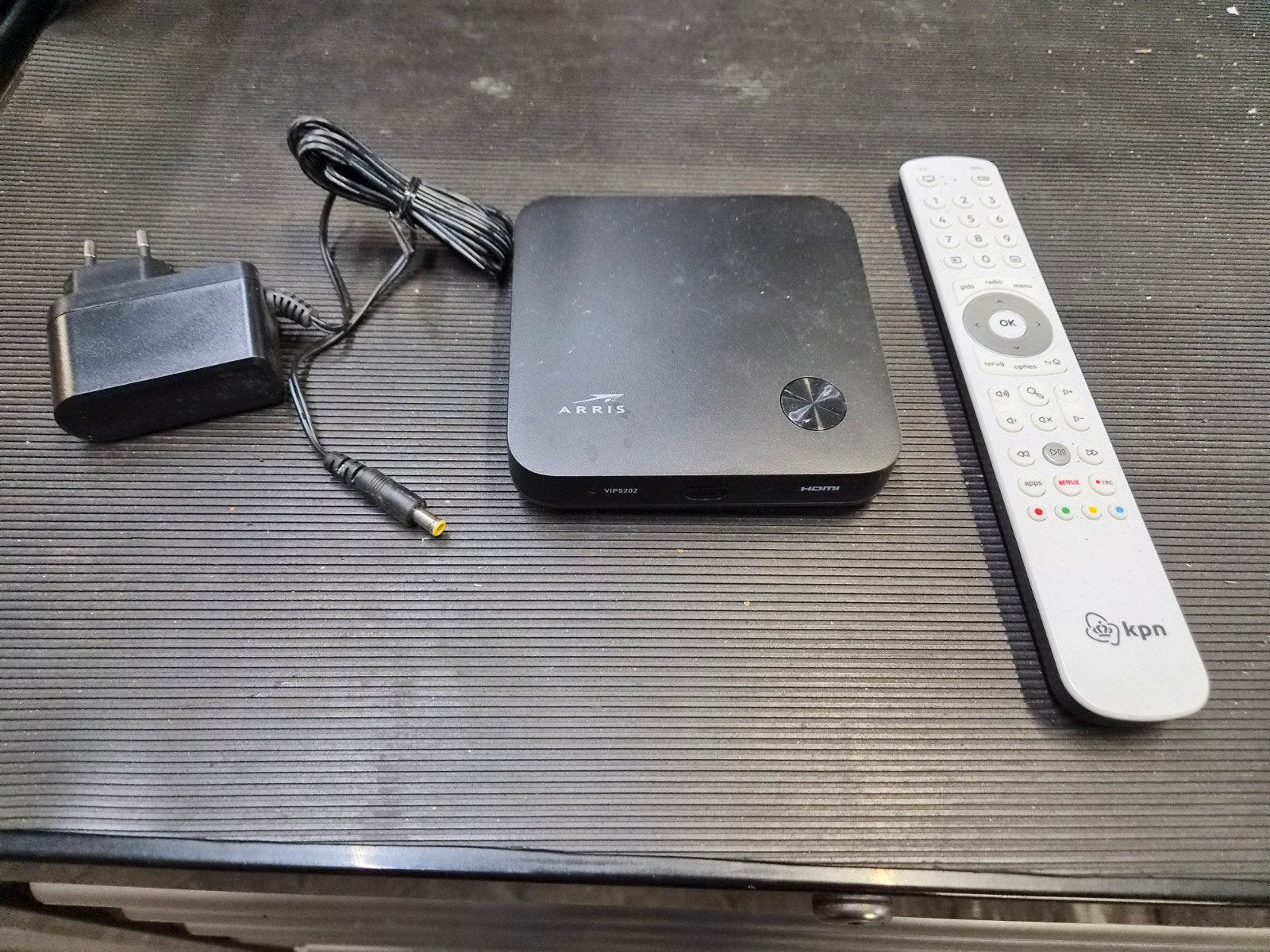Arris VIP5202 KPN Decoder met Afstandsbediening, Ophalen of Verzenden, Gebruikt, Decoder
