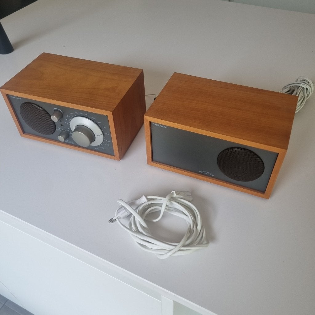 Tivoli Model 2 kersen / taupe, Audio, Tv en Foto, Ophalen of Verzenden, Gebruikt, Radio