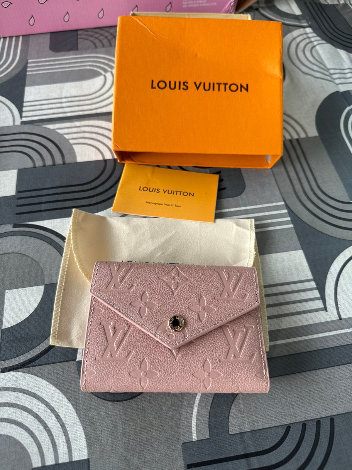 Louis Vuitton card holder, Ophalen of Verzenden, Zo goed als nieuw, Zwart