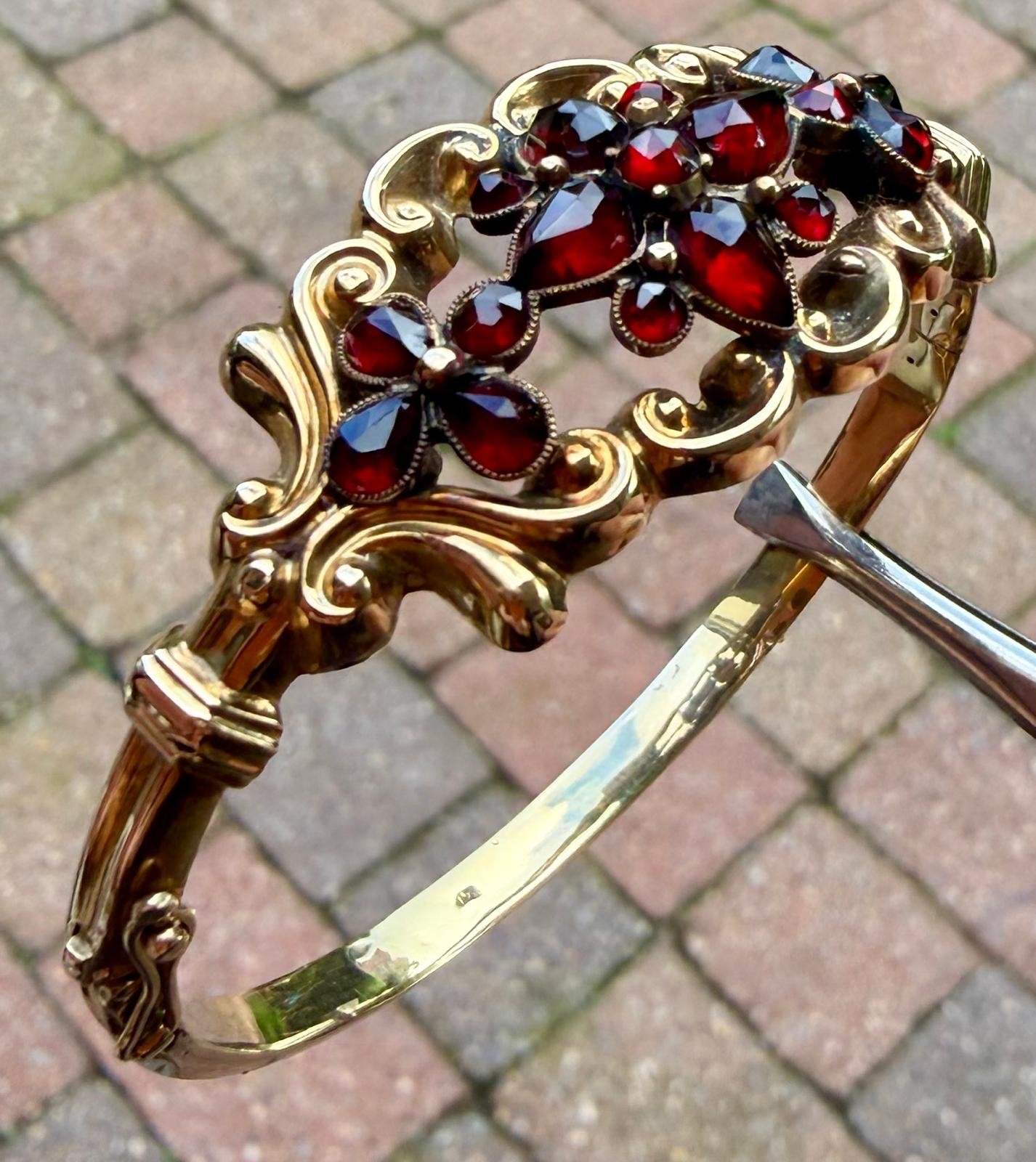 Antieke 14k Gouden Armband met Granaatstenen, Ophalen of Verzenden, Gebruikt, Goud, Met edelsteen