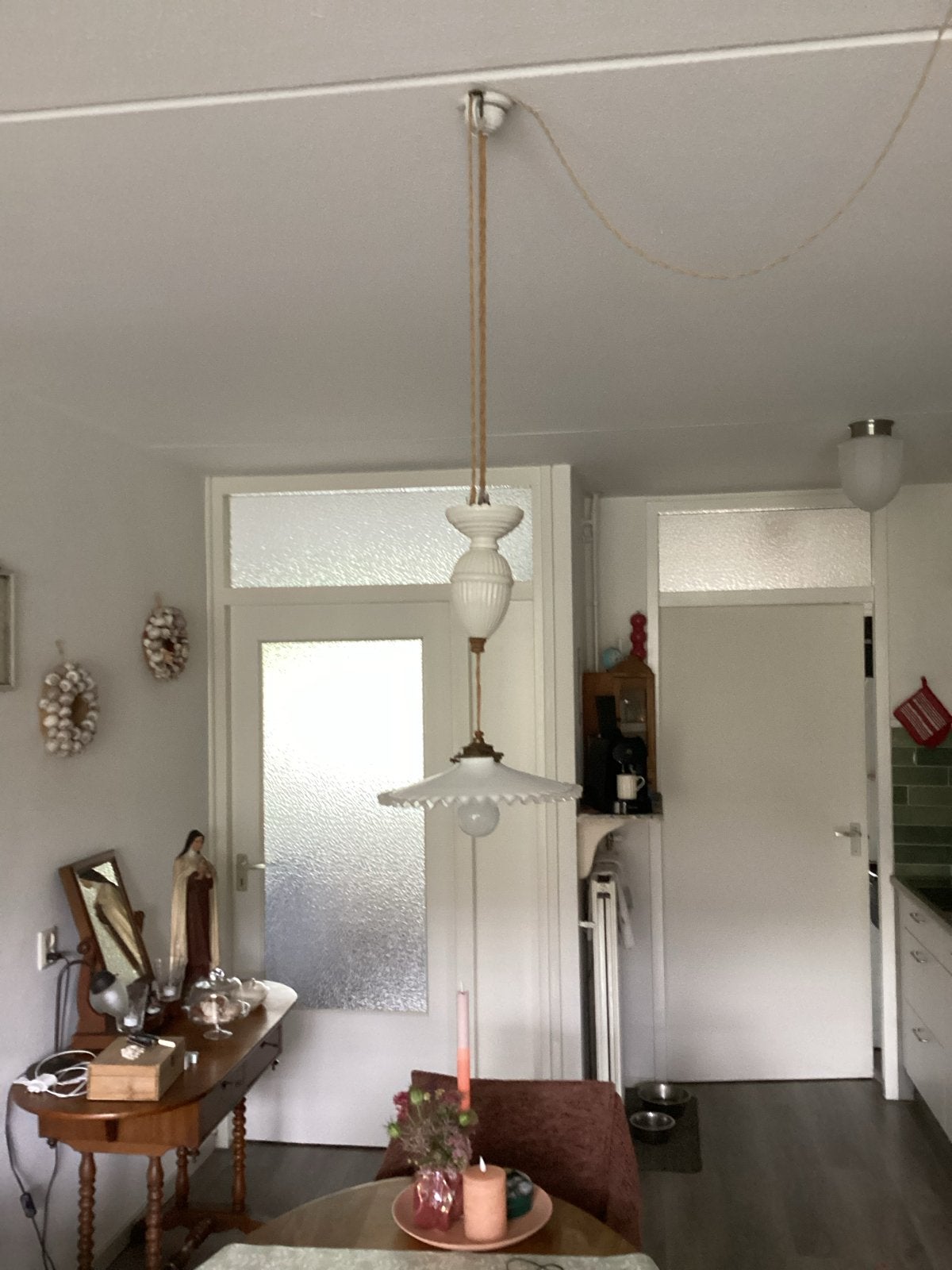 Vintage plafondlamp met wit glazen kap, Ophalen of Verzenden, Gebruikt, Glas