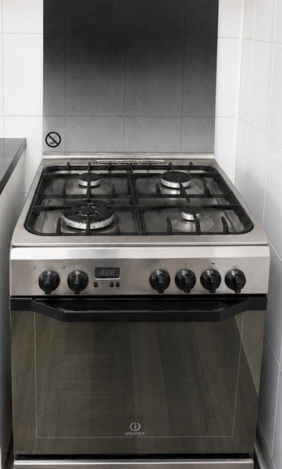 gasfornuis indesit met elektrische oven hetelucht oven, Witgoed en Apparatuur, Fornuizen, Ophalen, 4 kookzones, Zo goed als nieuw