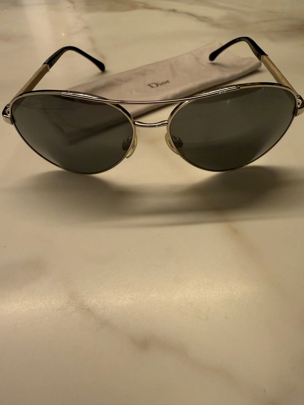 Dames Chanel zonnebril aviator style met leren etui, Gebruikt, Zonnebril, Zwart, Ophalen