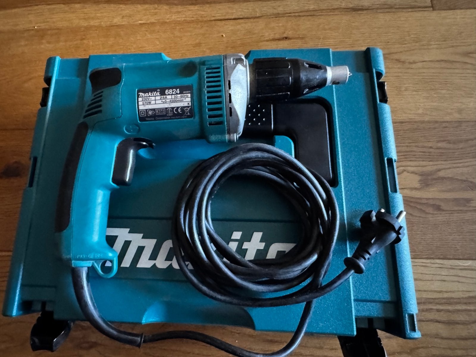 Makita 6824 Schroefmachine, Ophalen, Gebruikt, Variabele snelheid, Boor- en Schroefmachine