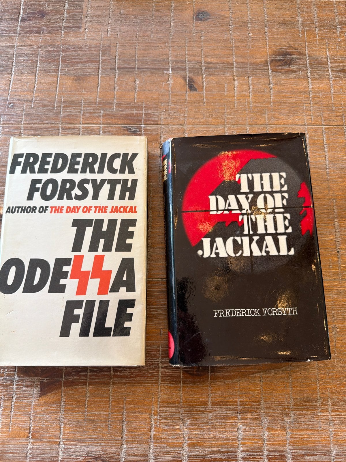 Frederick Forsyth: The Odessa File & The Day of the Jackal, Boeken, Ophalen of Verzenden, Gelezen, Europa overig