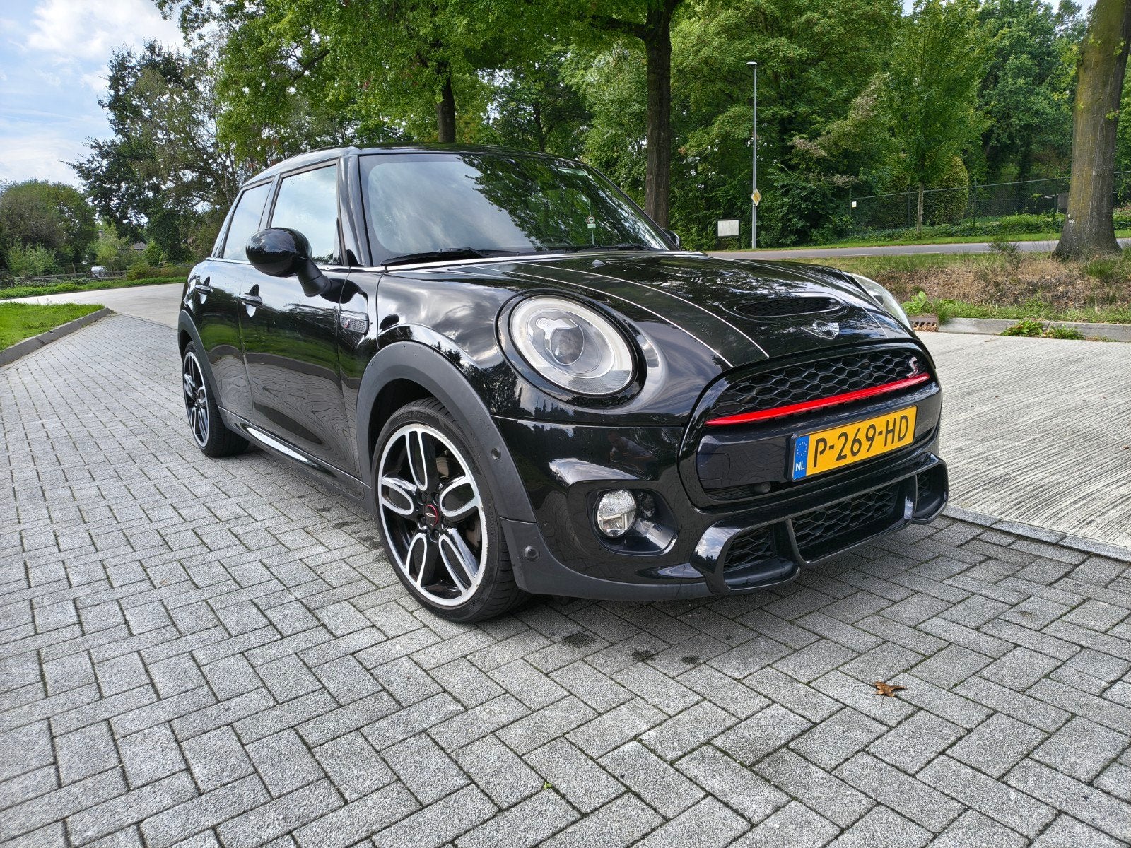 Mini Cooper S 192pk Aut | JCW | HUD | Harman Kardon | 5drs, Auto's, 1998 cc, Leder en Stof, Zwart, Particulier