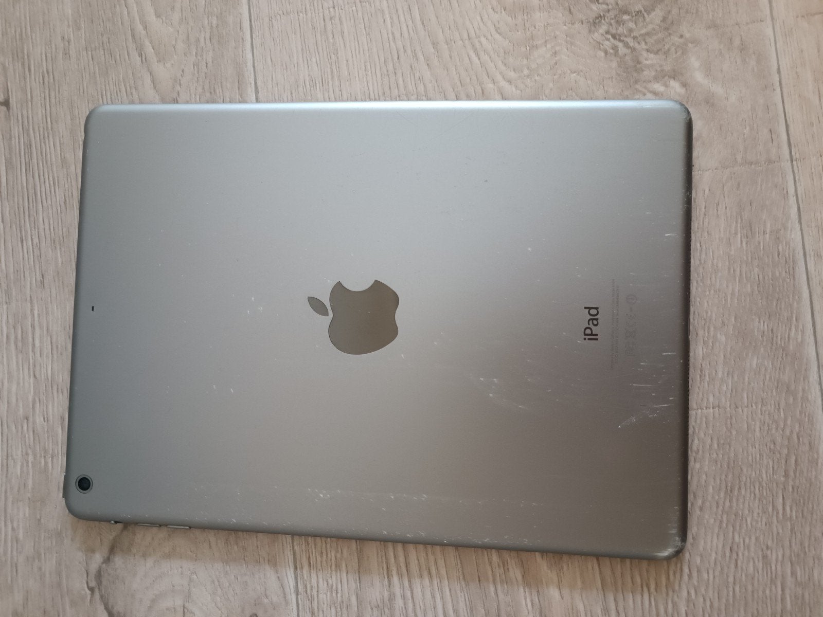 Foto 4 van Apple iPad Air (1e generatie) 16GB Wi-Fi - Zilver