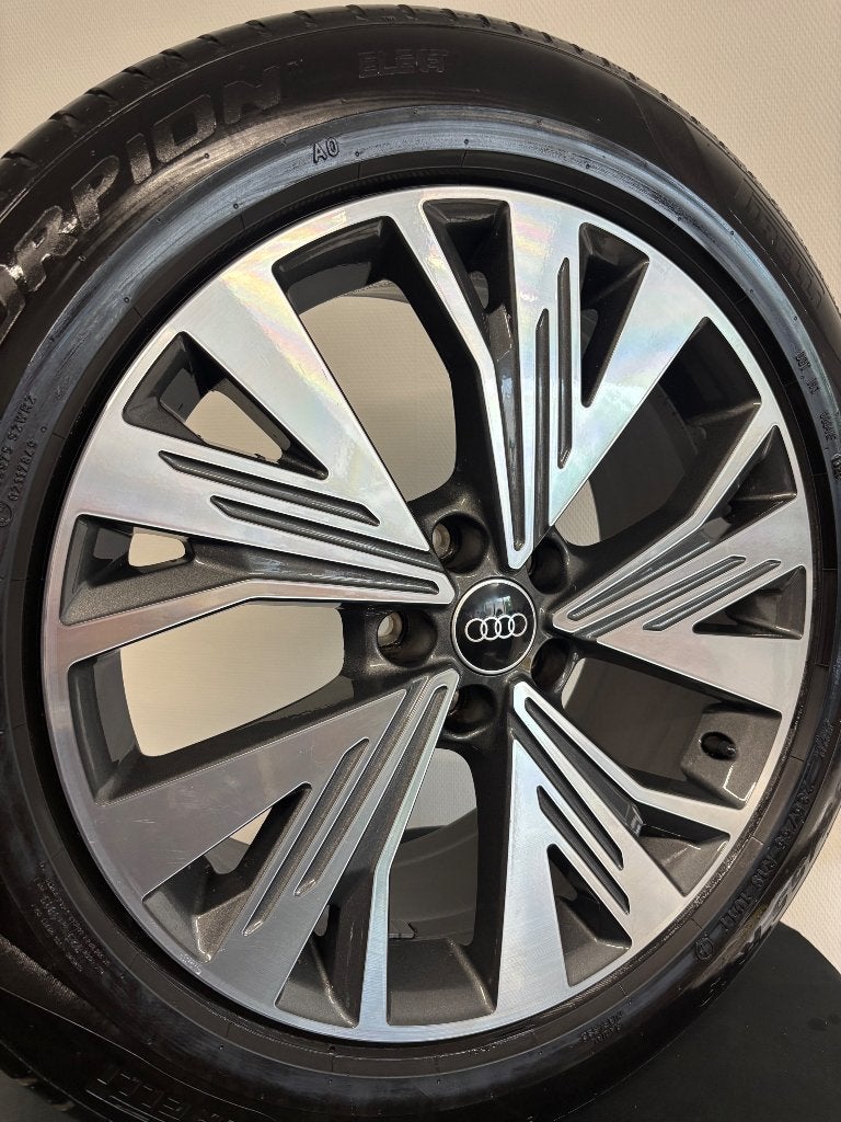 19” Audi Q4 velgen + demo zomerbanden, Auto-onderdelen, Overige, Gebruikt, Overige, Banden en Velgen