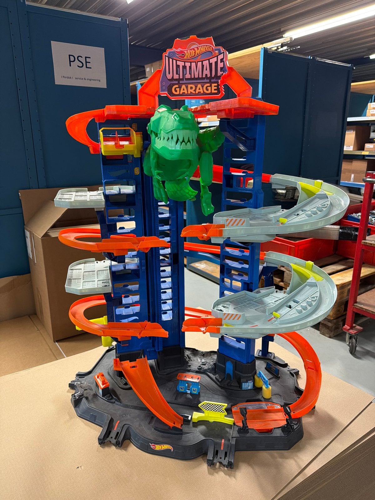 Hot Wheels Ultimate Garage met T-Rex, Ophalen, Gebruikt, Jongen