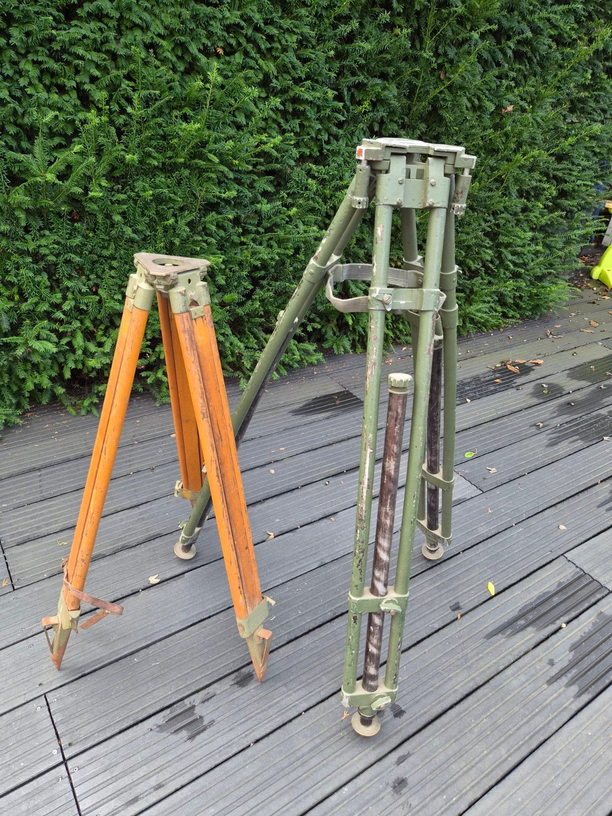 2 keer statief tripod driepoot landmeter metaal en hout, Ophalen, Driepoot