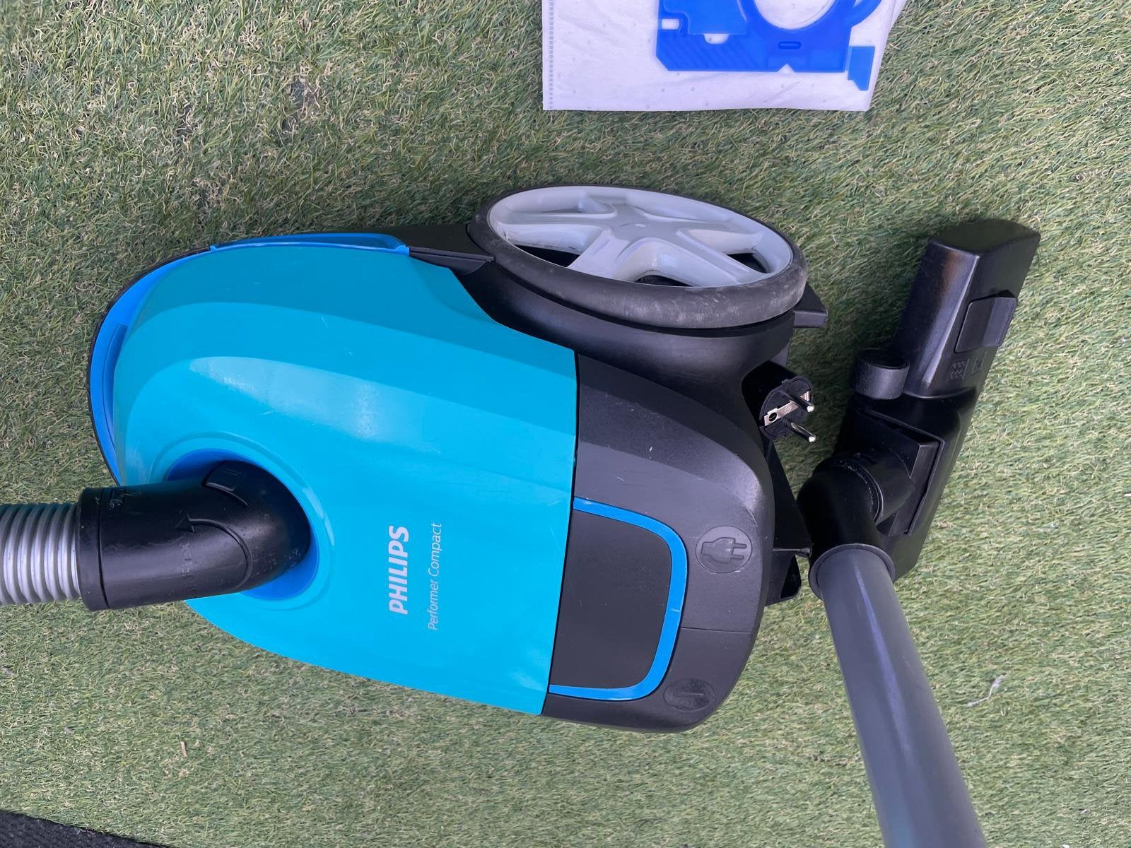 Goedwerkende philips stofzuiger met 5nieuw stofzuigerzakken, Witgoed en Apparatuur, Stofzuigers, Ophalen