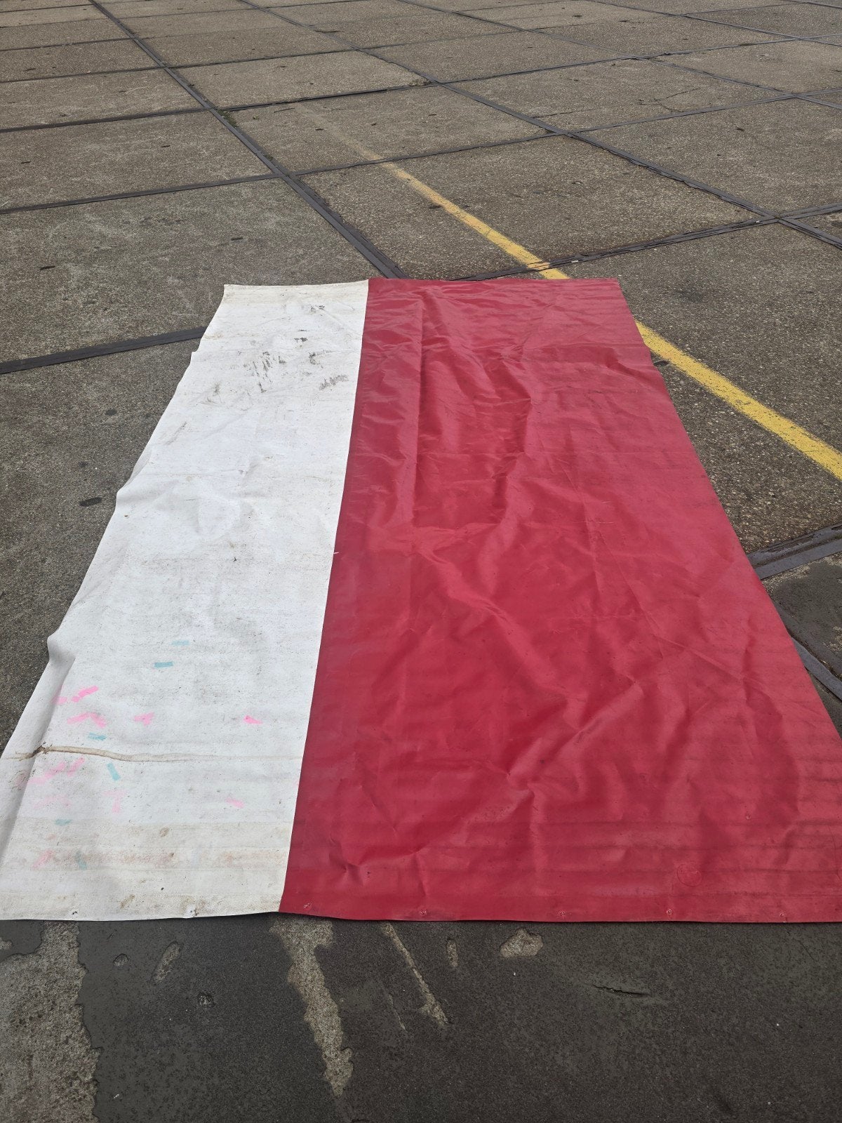 Gebruikt zeil/doek rood-wit, diverse toepassingen, Gebruikt, Opvouwbaar, Overige typen, Minder dan 4 meter