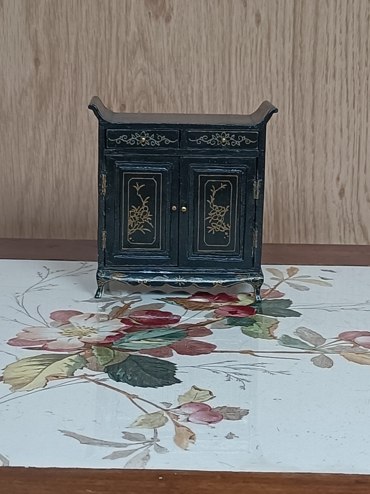 Oude Chinees kastje poppenhuis, Ophalen of Verzenden, Gebruikt, Poppenhuis