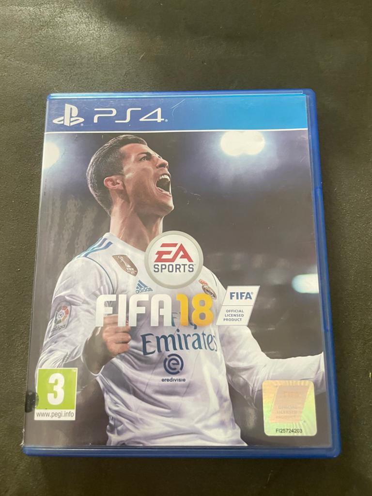 FIFA 18 PS4 - Voetbalgame, Ophalen, Gebruikt, Eén computer, Sport