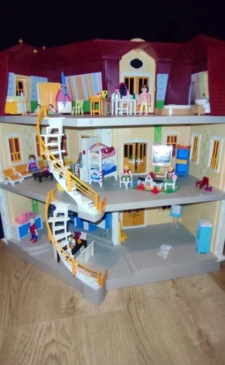 Playmobil huis met poppetjes en accessoires, Ophalen, Gebruikt, Poppenhuis