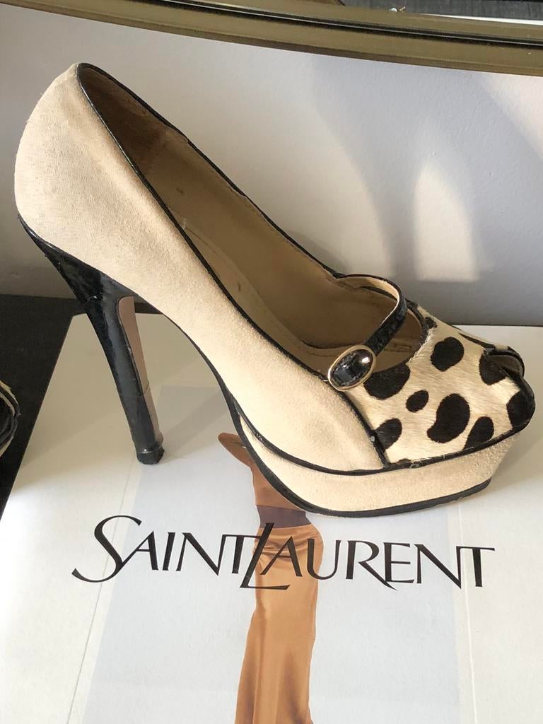 Yves Saint Laurent pymps 36 beige, Ophalen of Verzenden, Zo goed als nieuw, Beige
