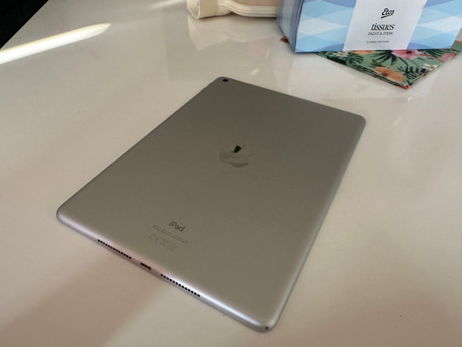 Apple iPad (8e generatie) 128 GB Wi-Fi - Zo goed als nieuw, Computers en Software, Apple iPad, Zo goed als nieuw, 128 GB, Wi-Fi