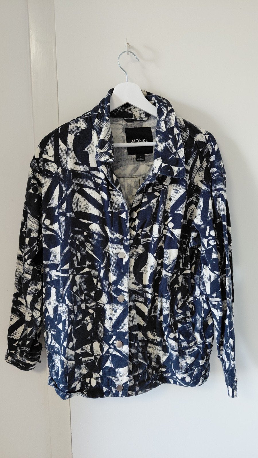 Mooie blouse Monki, Ophalen of Verzenden, Zo goed als nieuw, Maat 36 (S), Blauw