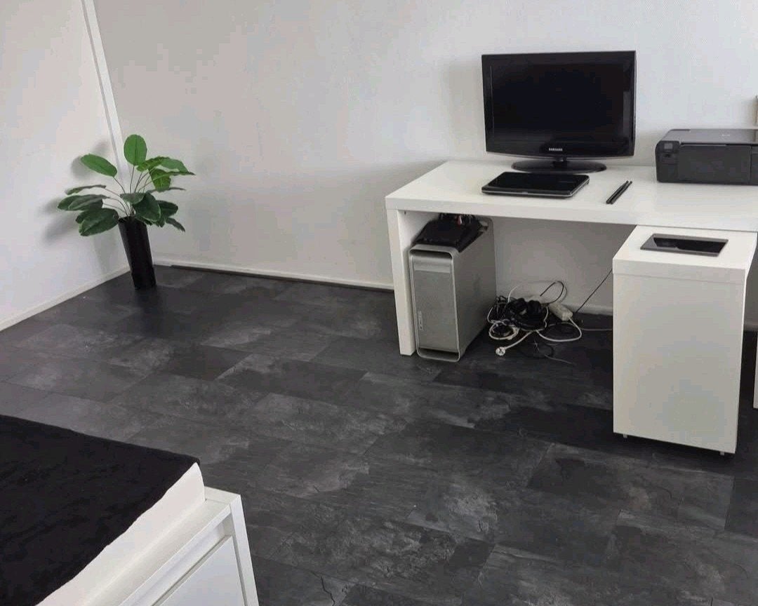 Malm Bureau, Ophalen, 50 tot 100 cm, Zo goed als nieuw, Minder dan 100 cm