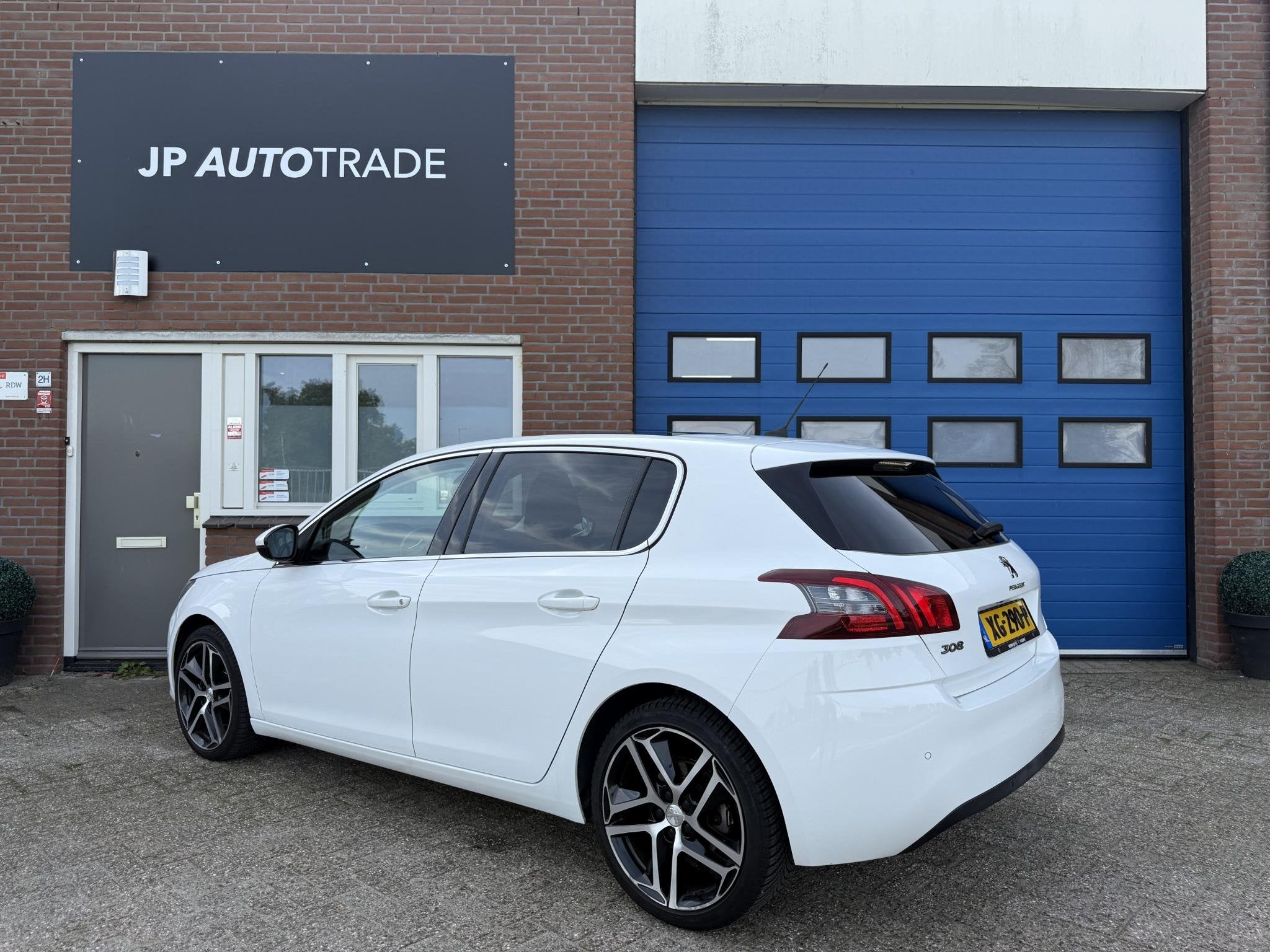 Peugeot 308 1.2 Blue Lease Premium | Pano | Led | Distributi, Voorwielaandrijving, Dealer onderhouden, Gebruikt, 1199 cc