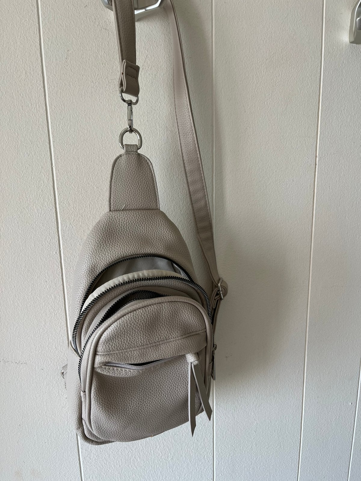 Beige crossbodybag, Ophalen of Verzenden, Zo goed als nieuw, Beige, Handtas