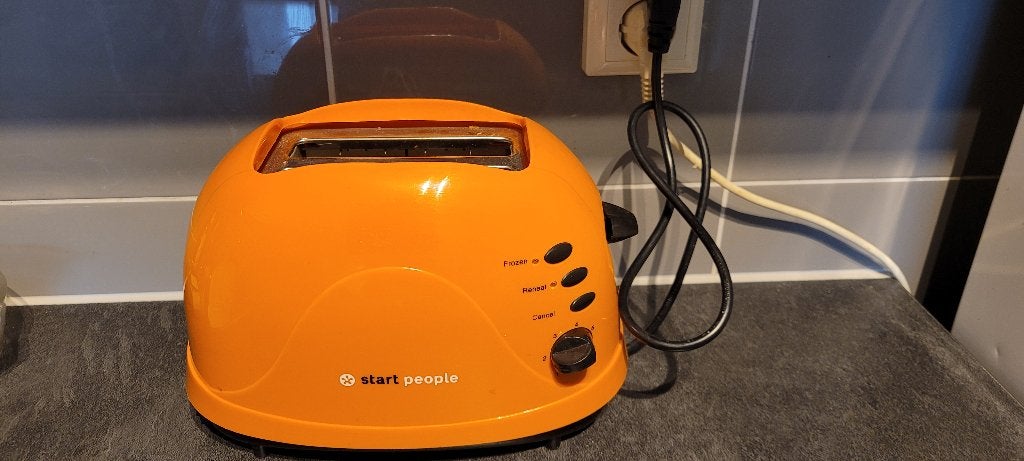 Oranje Broodrooster – 2 sneden – 700W, Witgoed en Apparatuur, Broodroosters, Ophalen of Verzenden, Gebruikt, Uitneembare kruimellade