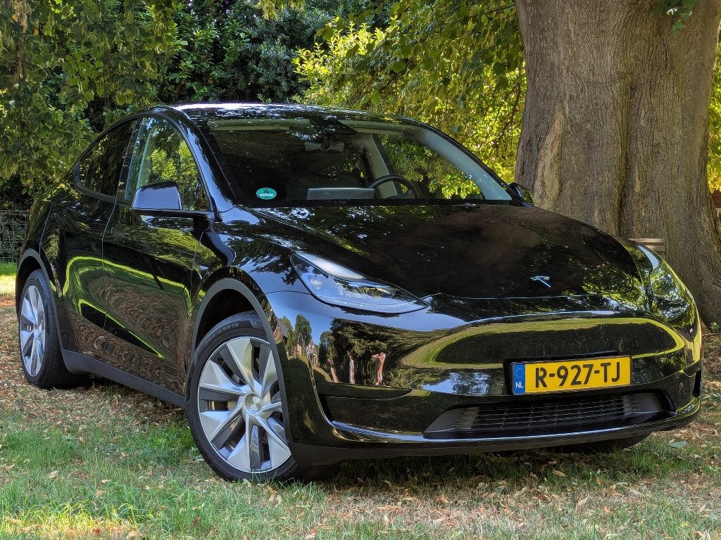 Tesla Model Y Dec2022 85.000 km trekhaak, Auto's, Automaat, Achterwielaandrijving, 23 min, 375 min